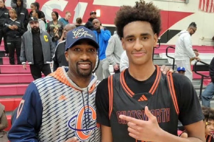 阿利贾·阿里纳斯:伤病与命运的双重考验 阿利贾·阿里纳斯:伤病与命运的双重考验